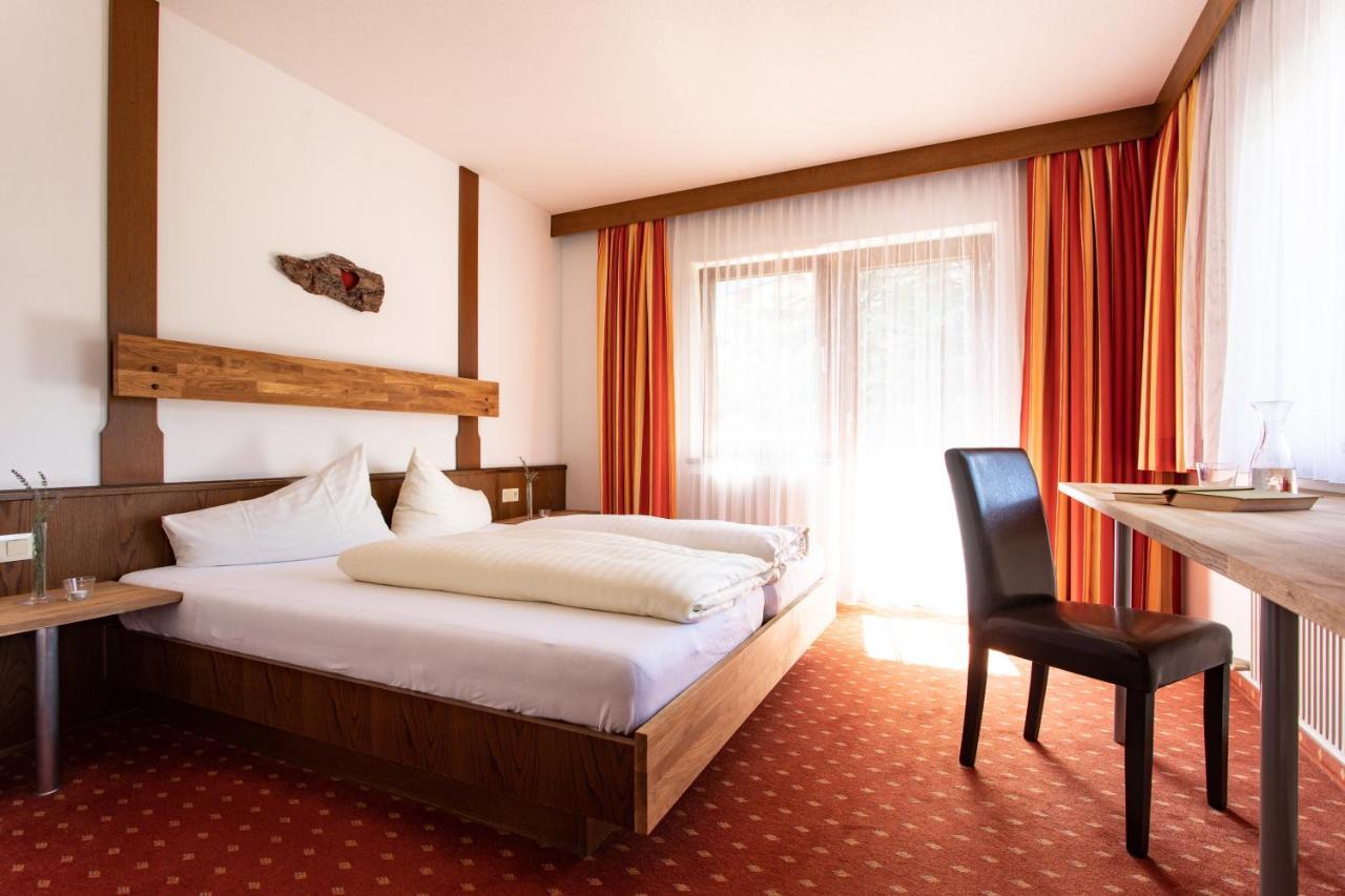 Ferienhotel Bergland Arzl im Pitztal Eksteriør billede