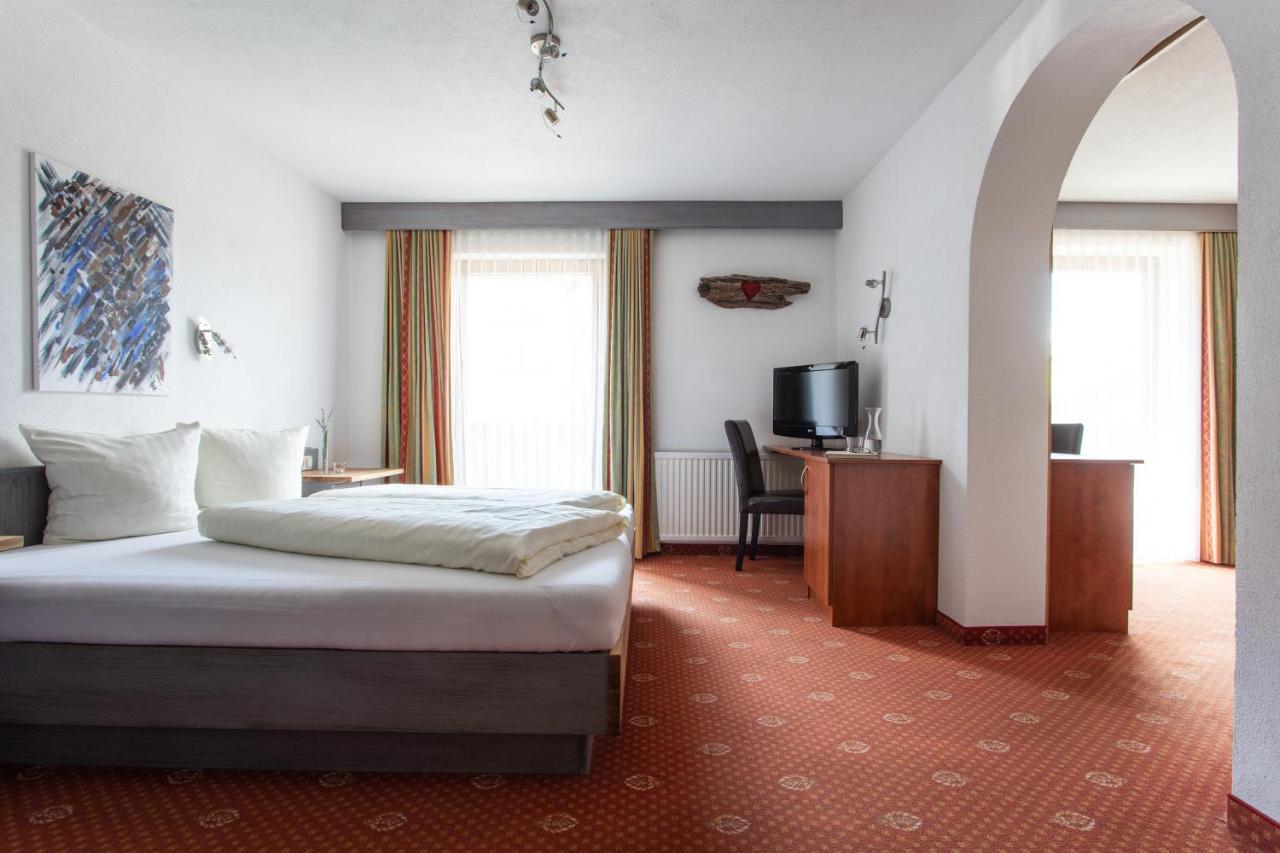 Ferienhotel Bergland Arzl im Pitztal Eksteriør billede