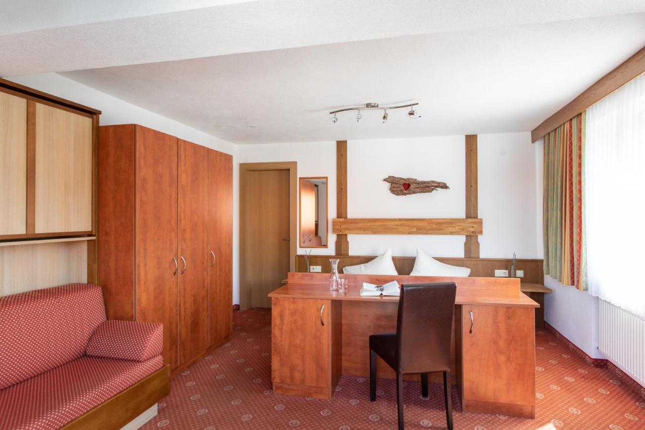 Ferienhotel Bergland Arzl im Pitztal Eksteriør billede